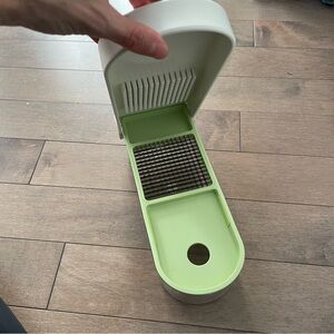 Green and White Vegetable Chopper